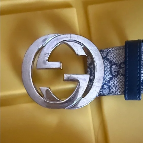 Gucci Belt with Signature Design - Picture 3 of 7